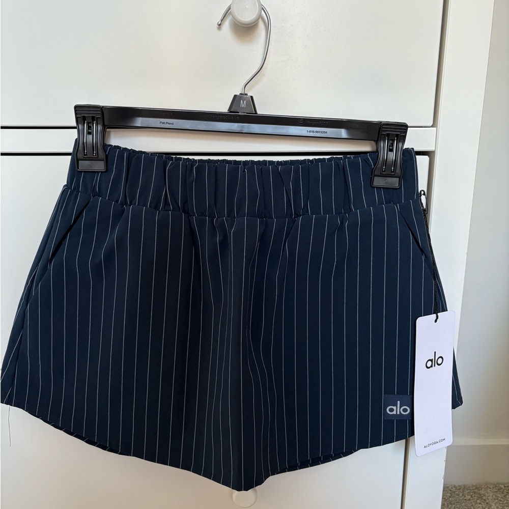 ALO Yoga pinstripe daylight mini skirt color NAvy blue size XS BNWT